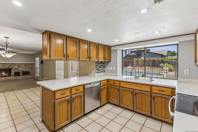 15222 Oak Spring St, San Antonio, TX 78232