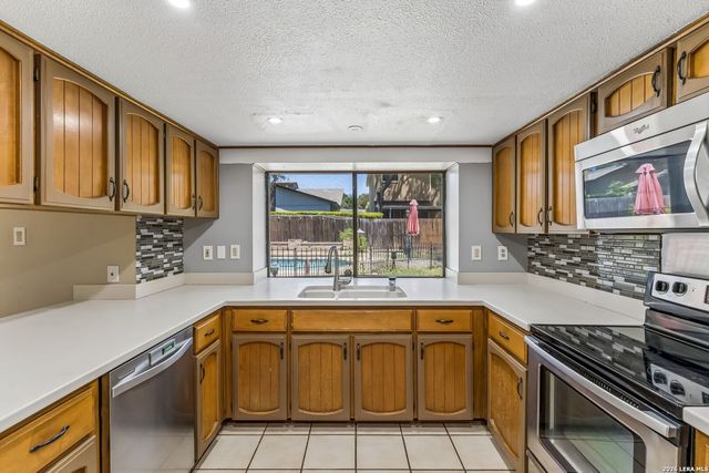 15222 Oak Spring St, San Antonio, TX 78232