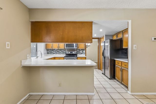 15222 Oak Spring St, San Antonio, TX 78232