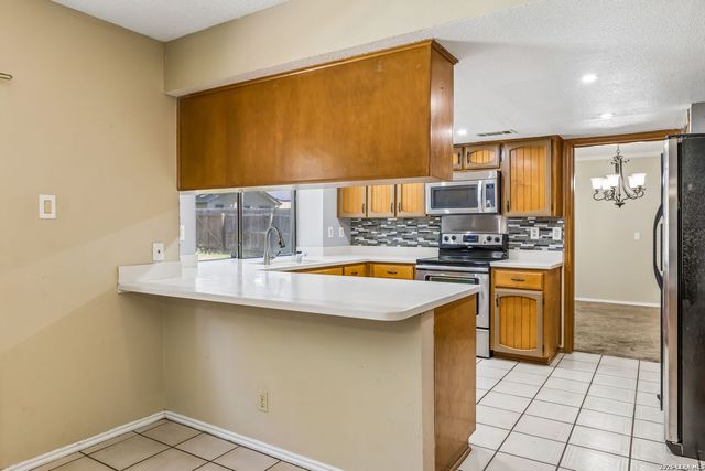 15222 Oak Spring St, San Antonio, TX 78232