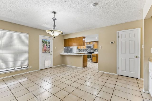 15222 Oak Spring St, San Antonio, TX 78232