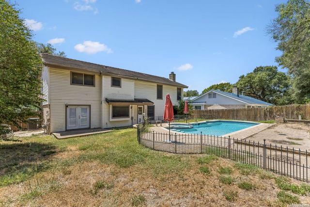 15222 Oak Spring St, San Antonio, TX 78232