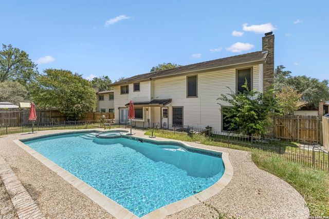 15222 Oak Spring St, San Antonio, TX 78232