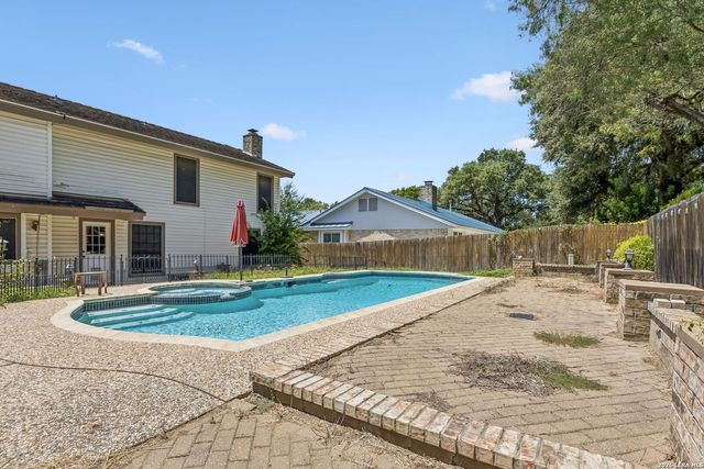 15222 Oak Spring St, San Antonio, TX 78232
