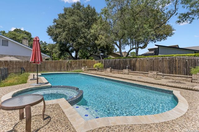15222 Oak Spring St, San Antonio, TX 78232
