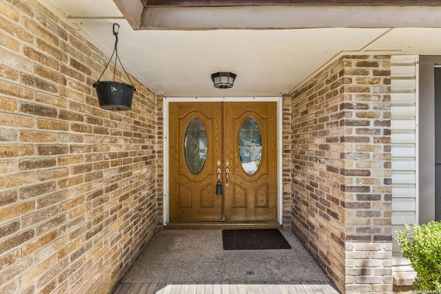 15222 Oak Spring St, San Antonio, TX 78232