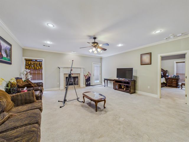 5 Village Way, Maumelle, AR 72113