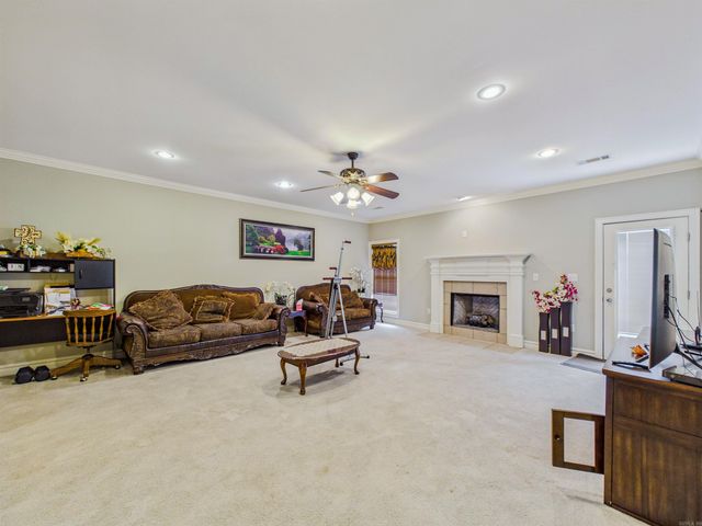 5 Village Way, Maumelle, AR 72113