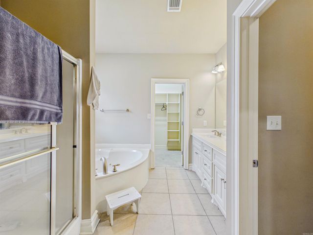 5 Village Way, Maumelle, AR 72113
