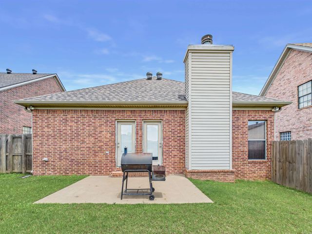 5 Village Way, Maumelle, AR 72113