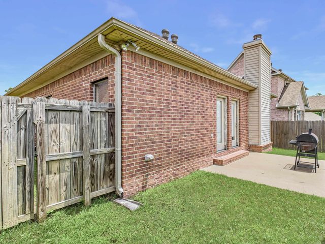 5 Village Way, Maumelle, AR 72113