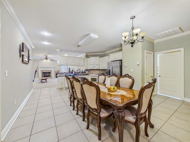 5 Village Way, Maumelle, AR 72113
