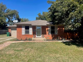 106 E JEFFERSON AVENUE, Iowa Park, TX 76367