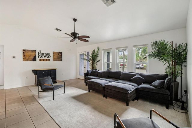 5753 COLONIAL OAKS BOULEVARD, Sarasota, FL 34232