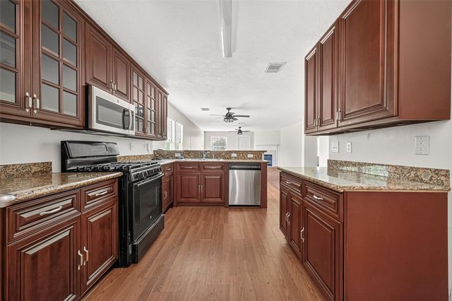 16807 Mission Ridge Lane, Houston, TX 77073