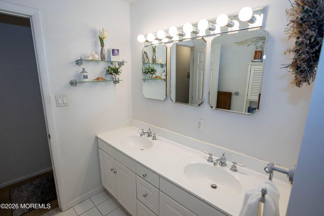 4 Wilmot Road, Sayreville, NJ 08872