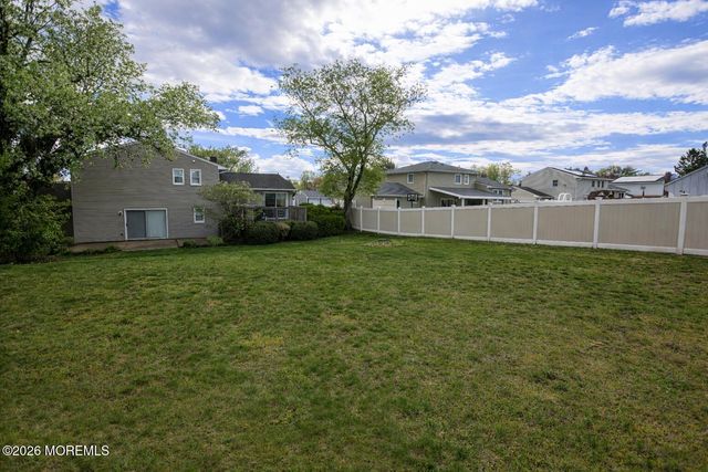 4 Wilmot Road, Sayreville, NJ 08872