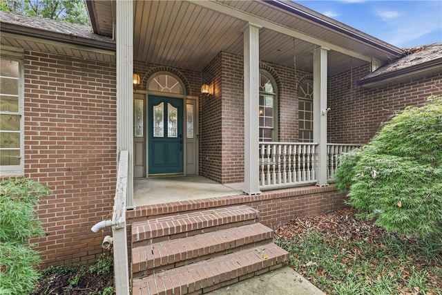 102 Pier Thirty Three, Townville, SC 29689