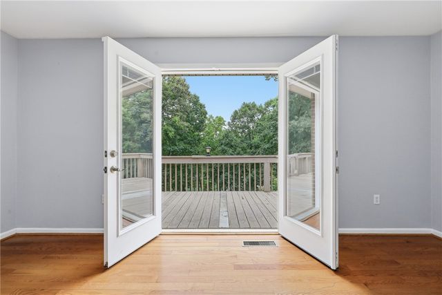 102 Pier Thirty Three, Townville, SC 29689