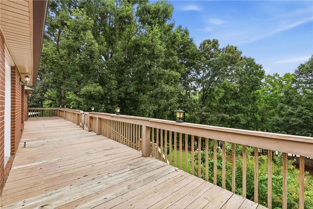 102 Pier Thirty Three, Townville, SC 29689