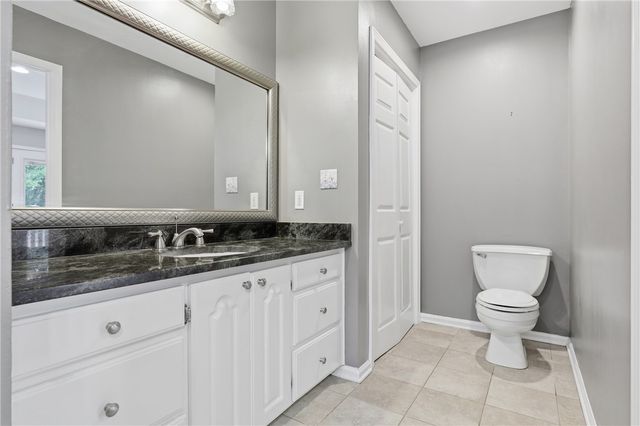 102 Pier Thirty Three, Townville, SC 29689