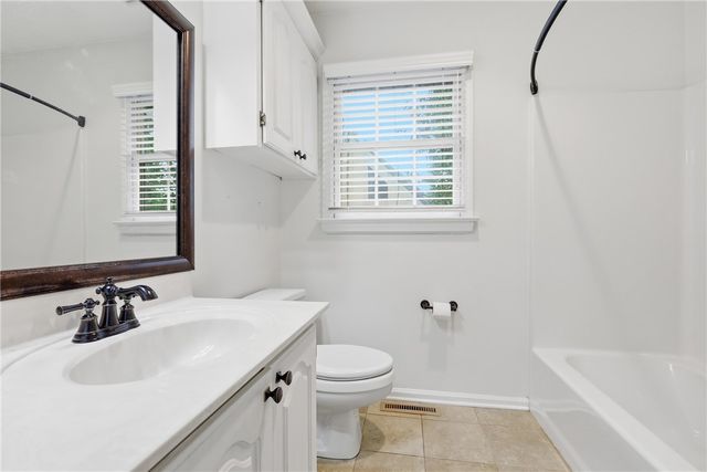 102 Pier Thirty Three, Townville, SC 29689