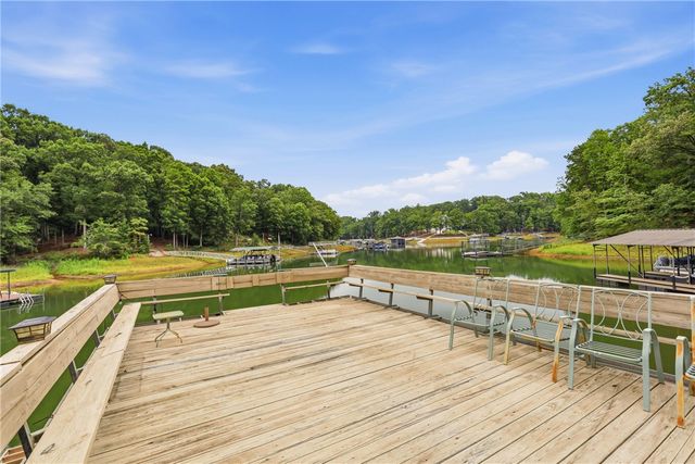 102 Pier Thirty Three, Townville, SC 29689