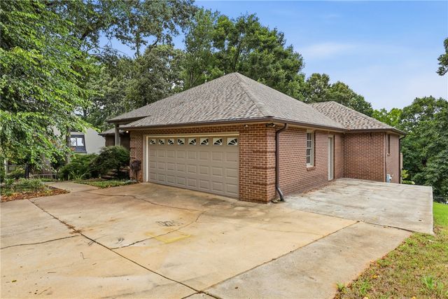 102 Pier Thirty Three, Townville, SC 29689