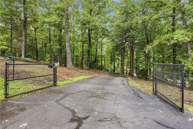 102 Pier Thirty Three, Townville, SC 29689