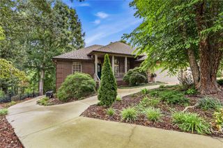 102 Pier Thirty Three, Townville, SC 29689