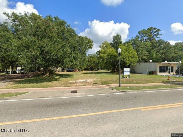 418 Central Avenue, D'iberville, MS 39540