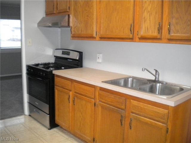 611 Franklin Avenue, Barberton, OH 44203