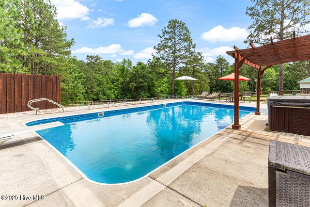 334 Hennings Drive, Vass, NC 28394