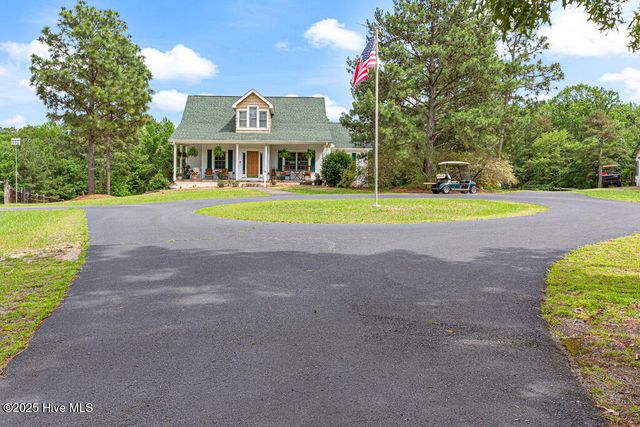 334 Hennings Drive, Vass, NC 28394