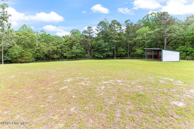 334 Hennings Drive, Vass, NC 28394