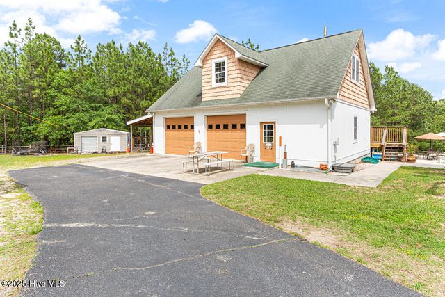 334 Hennings Drive, Vass, NC 28394