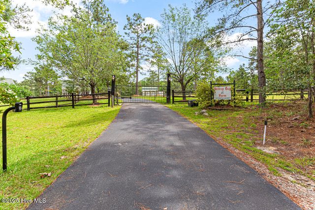 334 Hennings Drive, Vass, NC 28394