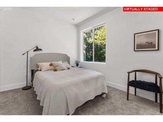 5041 Se King Rd, Milwaukie, OR 97222