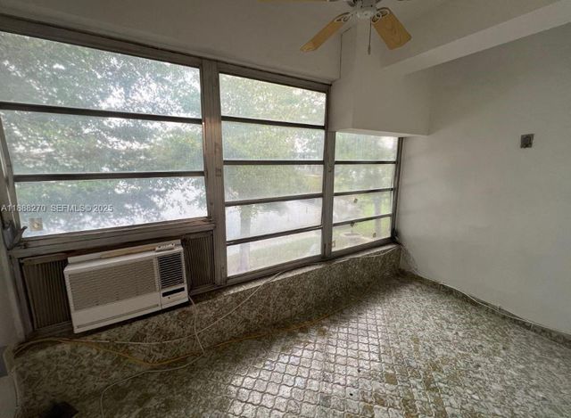19080 NE 3rd Court 312, Miami, FL 33179