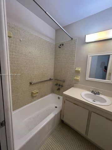 19080 NE 3rd Court 312, Miami, FL 33179