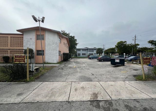 19080 NE 3rd Court 312, Miami, FL 33179