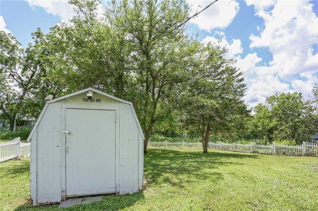 508 3rd Street, Belton, MO 64012