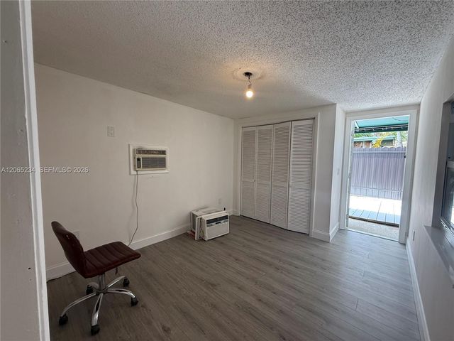 8805 SW 43rd Ter 0, Miami, FL 33165