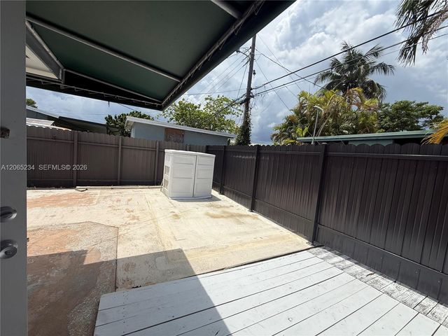8805 SW 43rd Ter 0, Miami, FL 33165