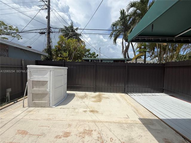 8805 SW 43rd Ter 0, Miami, FL 33165