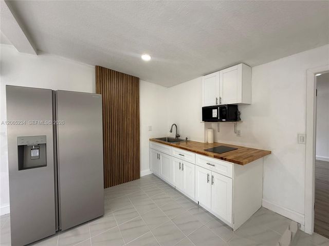 8805 SW 43rd Ter 0, Miami, FL 33165