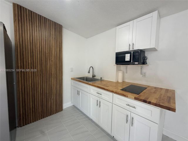 8805 SW 43rd Ter 0, Miami, FL 33165