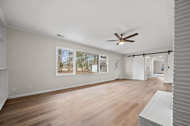 1003 Pickett Dr, Tullahoma, TN 37388