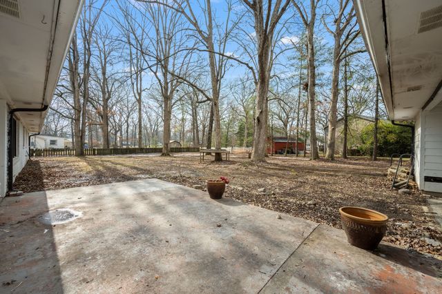 1003 Pickett Dr, Tullahoma, TN 37388