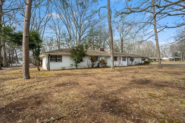 1003 Pickett Dr, Tullahoma, TN 37388